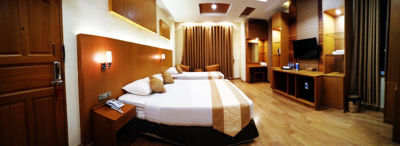 The Hotel Nova Μανταλέι Εξωτερικό φωτογραφία