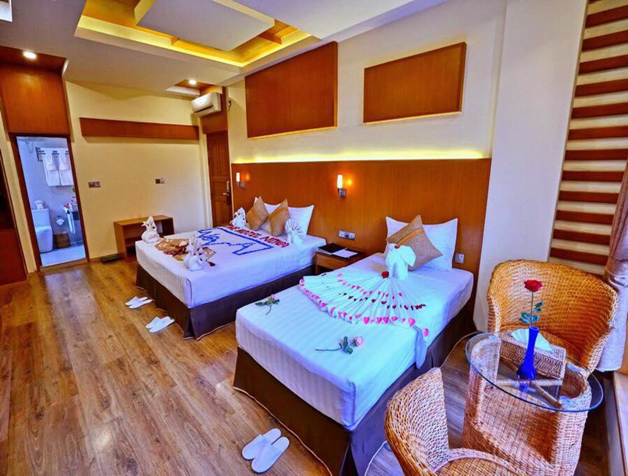 The Hotel Nova Μανταλέι Εξωτερικό φωτογραφία