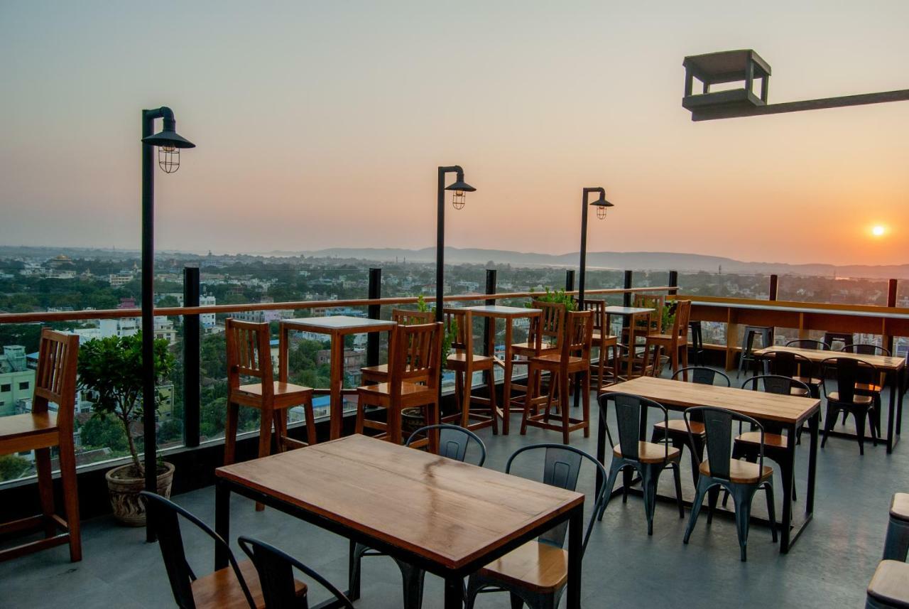 The Hotel Nova Μανταλέι Εξωτερικό φωτογραφία